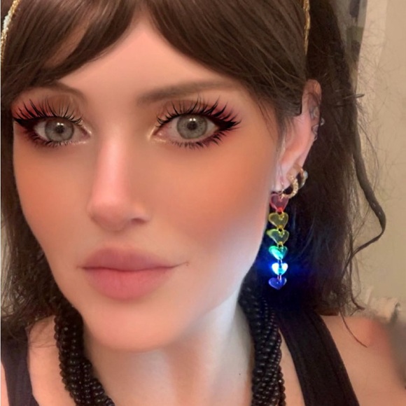 Handmade colorful Resin Rainbow Heart Drop Earrings - Picture 5 of 6